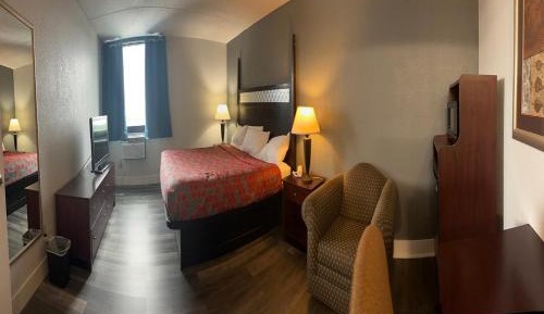 Deluxe Queen Room