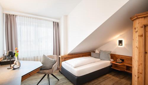 Classic Single Room