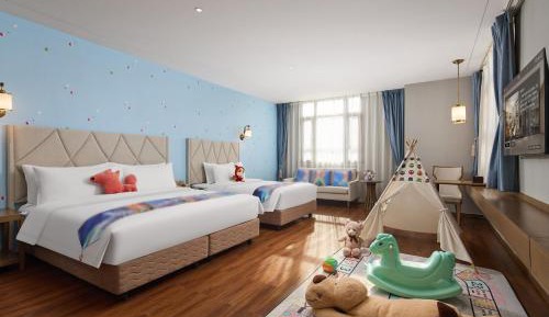 Deluxe Family Room