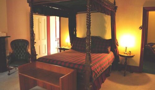 F.O. Henry Queen Room 