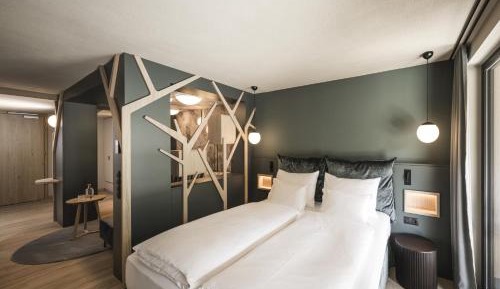Suite with Lake View
