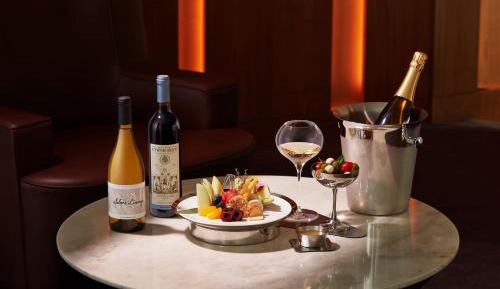 [Camcnic I] Deluxe Double Room (Mountain View) with 2 Glasses of Wine and Fruit Cheese