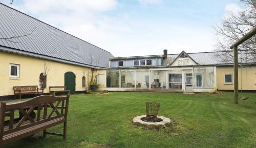 Six-Bedroom Holiday Home