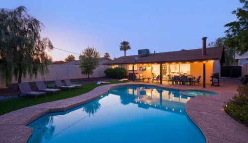 Three-Bedroom Holiday Home 
