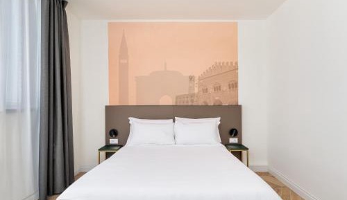 Superior Double or Twin Room with Terrace