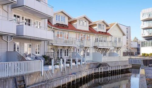 Three-Bedroom Vacation Home 