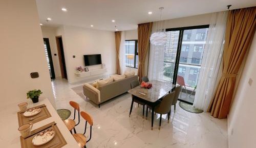 Two-Bedroom Apartment with Balcony