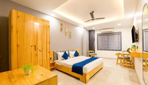 Deluxe Room (2 Adults + 1 Child)