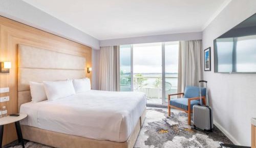 Superior King Room with Bayview