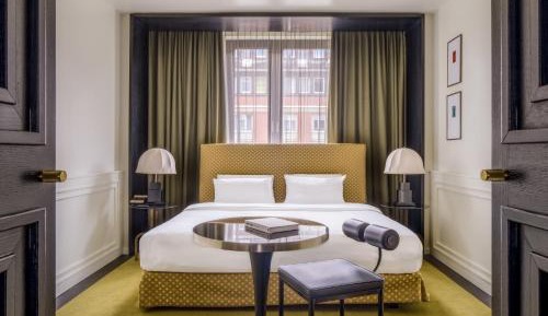 Deluxe King Room