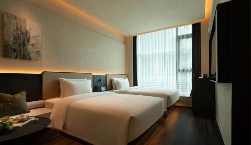 Deluxe Queen Room