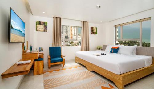 Room #1372655406