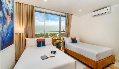 Room #1372655404