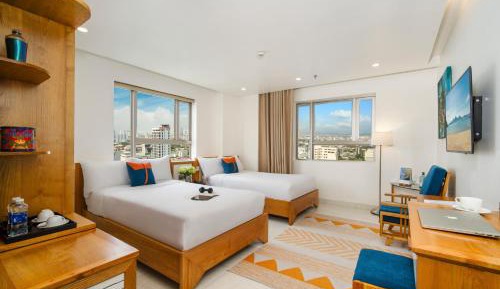 Room #1372655402