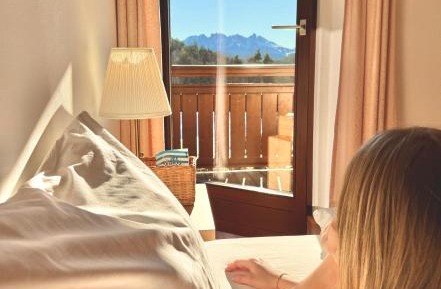 Apartment with Mountain View