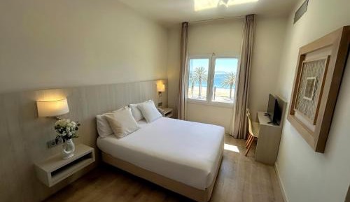 Double Room with Sea View (window)