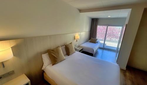 Triple Room with Partial Sea View