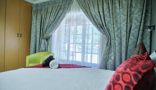 Deluxe Double or Twin Room with Garden View