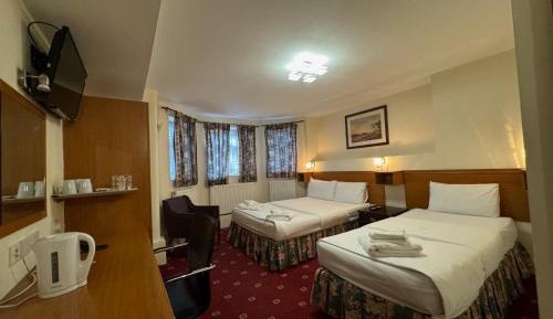 Triple Room with Private Bathroom (1 Double Bed & 1 Single Bed)