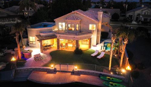 Four-Bedroom Holiday Home