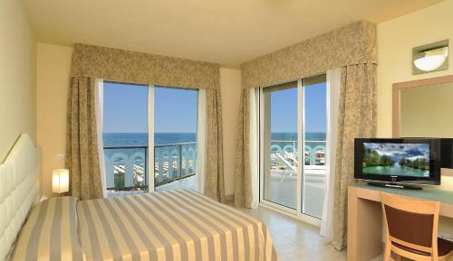 Comfort Double Room with Beach Package