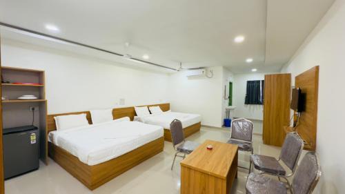 Deluxe Studio