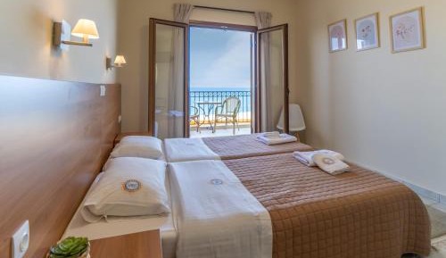 Standard Twin Room with Sea View