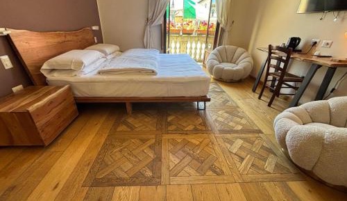 Deluxe Double Room with Balcony