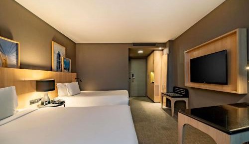 Deluxe Room with Two Twin Beds