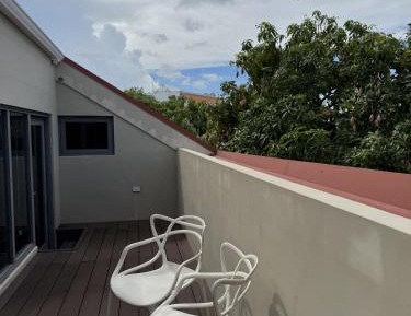 One-Bedroom Apartment - Sea Side