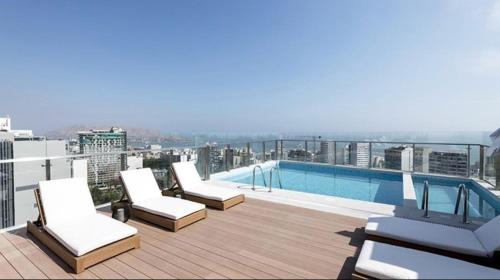 One-Bedroom Apartment with Balcony