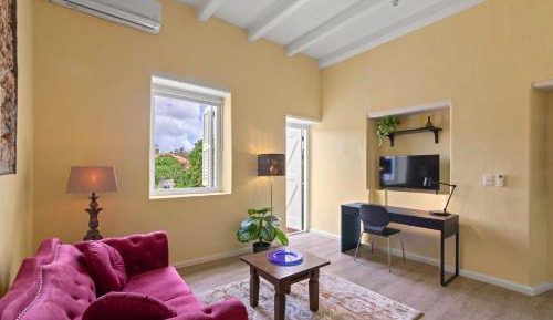 X-Large Room With Balcony