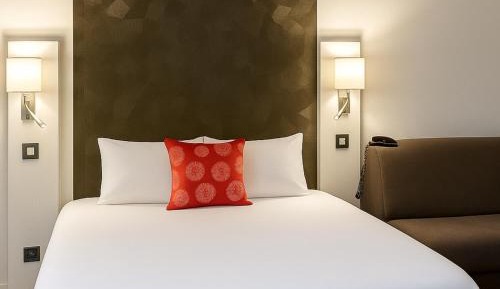 Double Bed Room and 1 single sofa