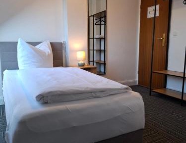 Large Single Room