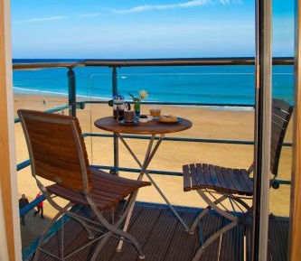 Two-Bedroom Apartment (Sea View)