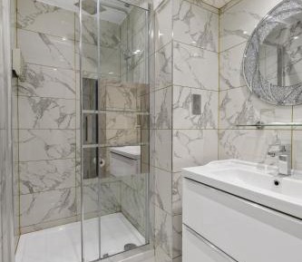 Deluxe Single Room (Windowless with Air Conditioning)