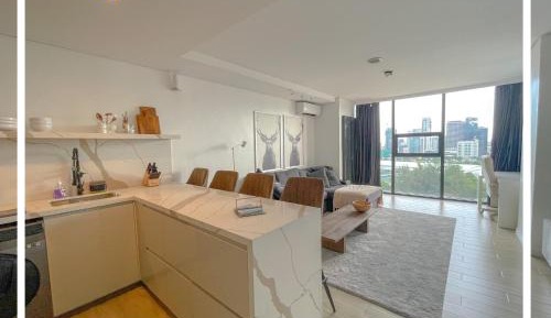 Apartment with City View