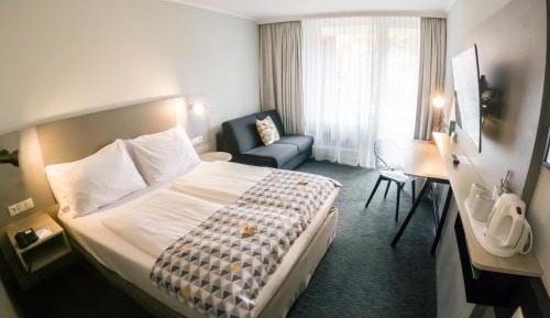 Standard Queen Room with Sofa Bed and Balcony
