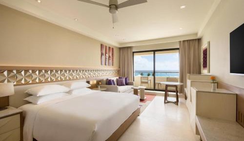 Club King Room - Oceanfront