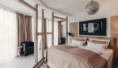Large Double Room