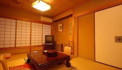 Japanese-StyleTriple Room with No View