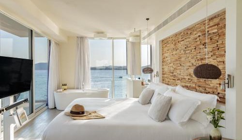 Extra ME+ Junior Suite 2 Bedroom Sea View