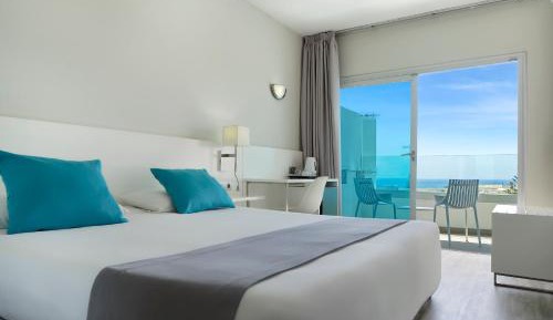 Double or Twin Room with Sea View