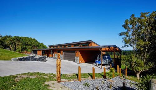 Three-Bedroom Holiday Home 