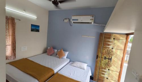 Deluxe Double Room (2 Adults + 1 Child)
