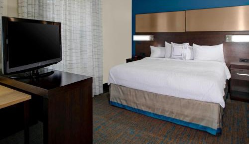 King Studio with Sofa Bed