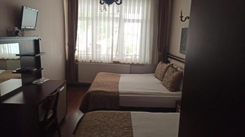 Triple Room with Mountain View