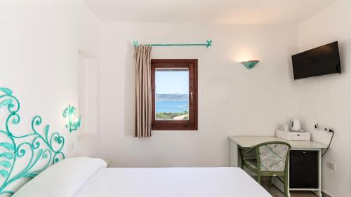 Double or Twin Room with Sea View