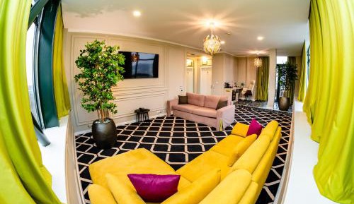 One Bedroom Penthouse Suite 