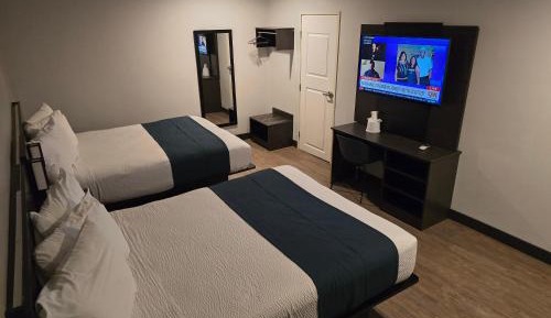 Queen Room with Two Queen Beds - Non-Smoking